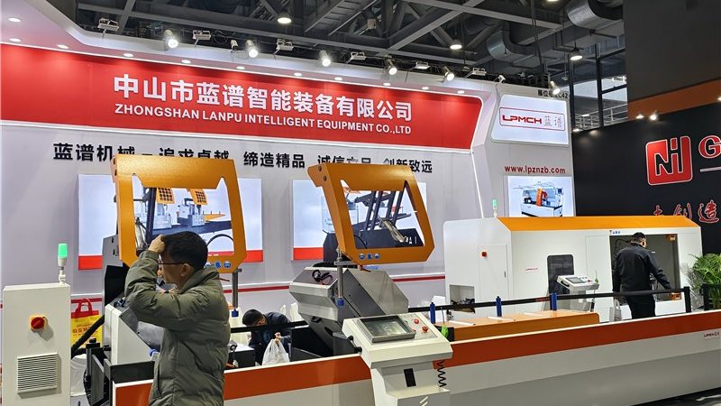 安装前准备：测量与标记工具是第一步