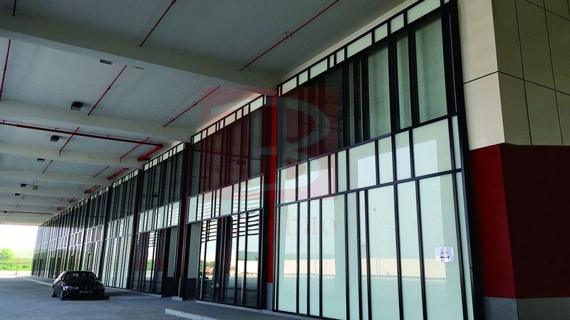 全玻幕墙玻璃尺寸标准解析：关键尺寸与选型要点